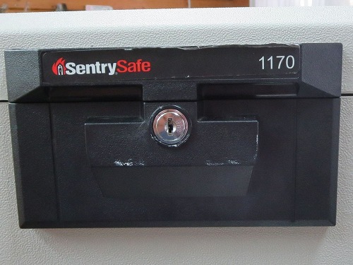 SentrySafe　1170　鍵穴まわり