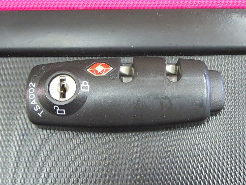 スーツケース　錠部分アップ　TSA002