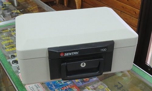 手提金庫　SENTRY　1100　鍵なくした　紛失鍵作製