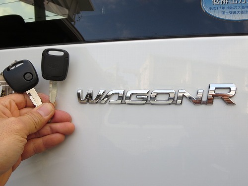 WAGON R ロゴと純正キーと合鍵