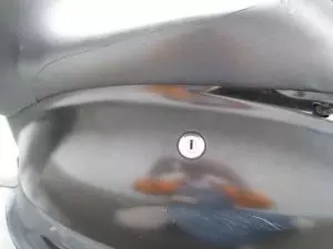 シート下シリンダー