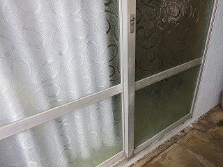 玄関　掃き出し窓　カギ取付（宜野湾市）