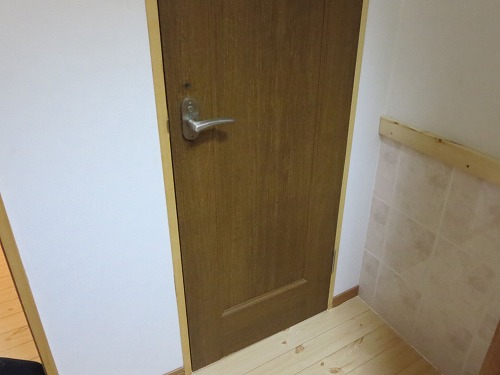 室内ドア　木製